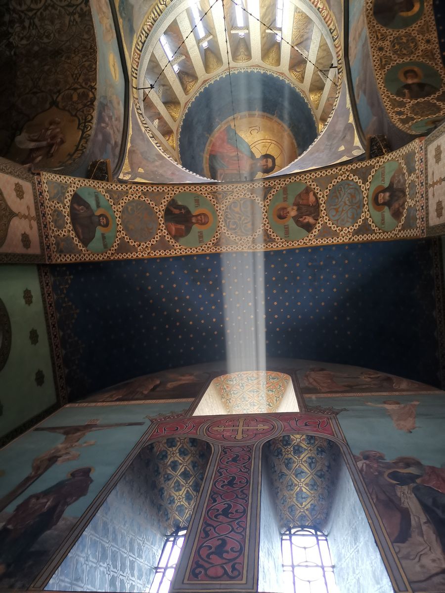 Light beam inside a Tbilisi church